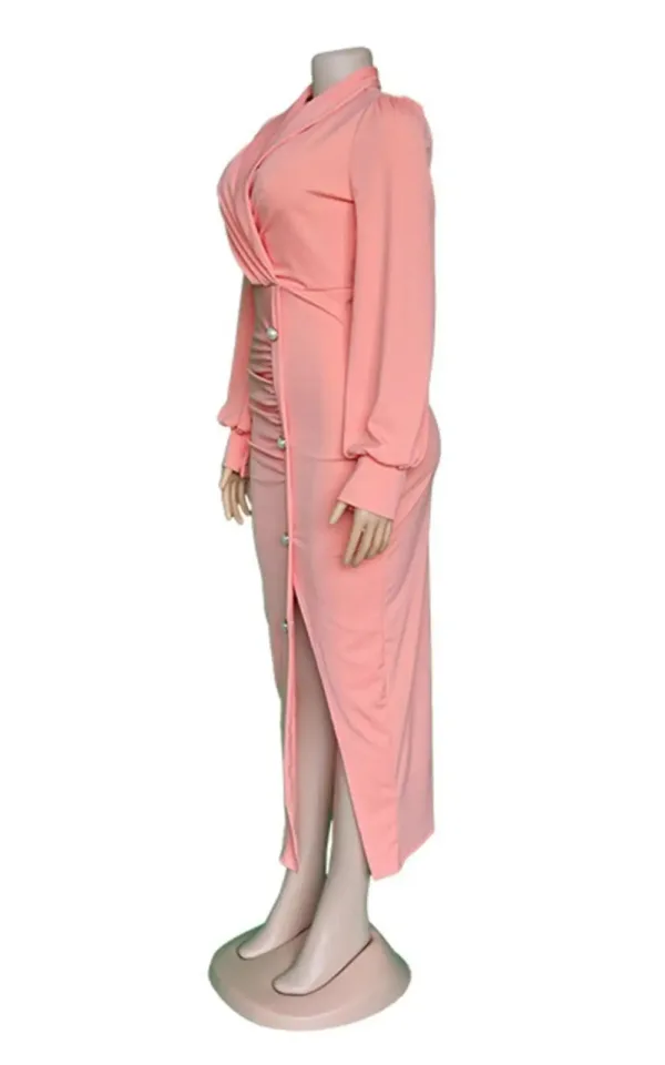 Robe rose avec motifs africains pour femme moderne