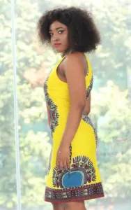 Robe femme en Wax avec motifs inspirés de l'Afrique