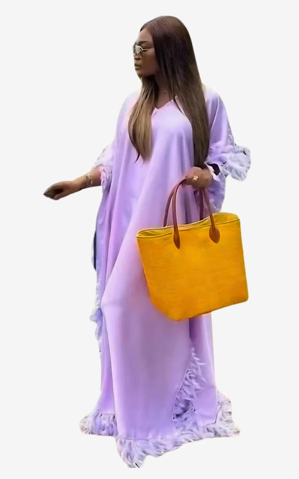 Robe traditionnelle Boubou avec embellissements en plumes