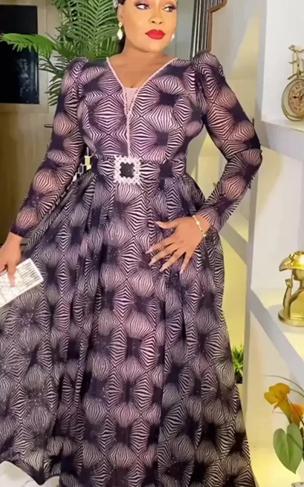 Robe de soirée grande taille avec design inspiré d'Afrique
