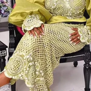 Robe africaine jaune avec motifs traditionnels uniques