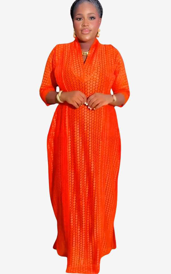 Mode africaine féminine : robe longue en dentelle