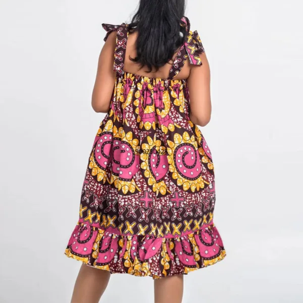 Vêtement africain féminin au design coloré
