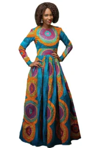Robe traditionnelle féminine avec motifs africains vibrants