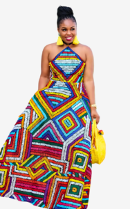 Robe traditionnelle avec motifs africains colorés