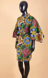 Vêtement féminin en tissu africain traditionnel