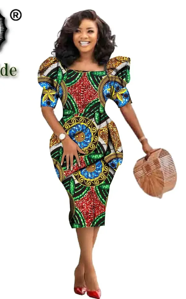 Robe en tissu africain à la coupe flatteuse