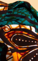 Robe africain avec motifs culturels originaux