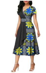 Vêtement africain femme avec motifs colorés