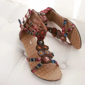 Sandale à lanières, inspiration africaine contemporaine