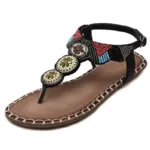 Sandale élégante avec motifs africains et perles