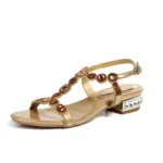 Sandales avec talon carré, style africain