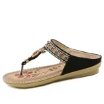 Sandales traditionnelles avec motifs ethniques vibrants