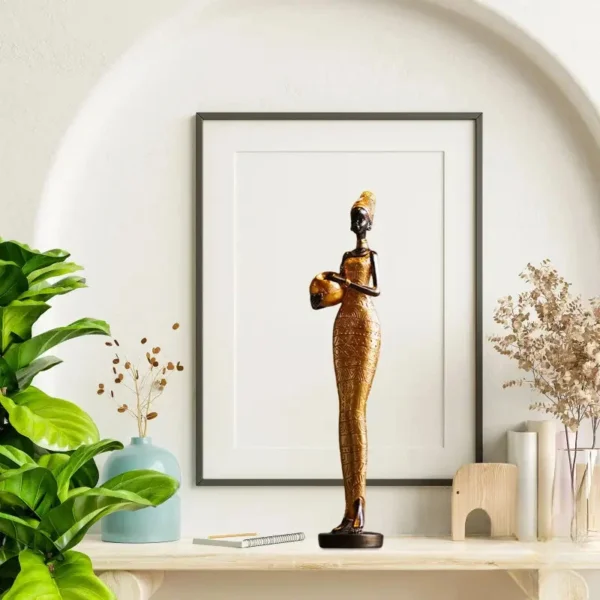 Femme africaine stylisée en sculpture décorative