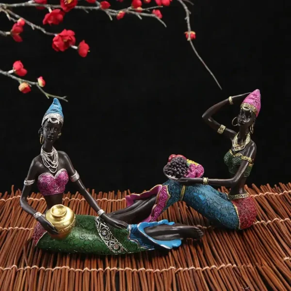 Statue décorative féminine inspirée de l'art africain