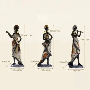 Figurine de musicienne africaine en posture dynamique