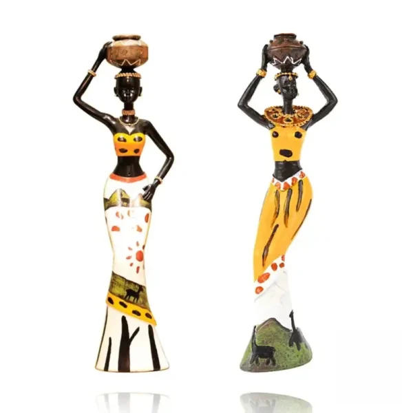 Détails raffinés d'une statuette en laiton d'inspiration africaine