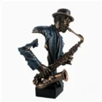Art africain : statuette de musicien au saxophone