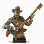 Sculpture de saxophoniste dans un style africain