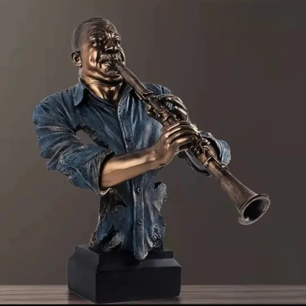Sculpture africaine illustrant un musicien passionné