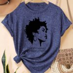 Tee-shirt coloré mettant en avant la beauté africaine