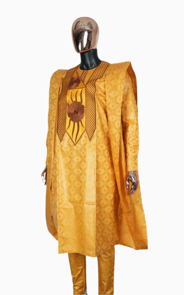 Vêtement Africain Homme traditionnel avec motifs colorés