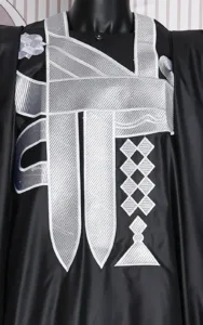 Tenue traditionnelle masculine, parfait pour les événements culturels