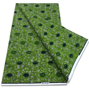Tissu Africain Wax traditionnel aux motifs colorés et vibrants