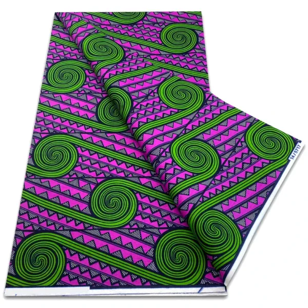tissus-wax-africain-violet-et-vert-1 Tissu Wax Africain Violet et Vert en motifs colorés
