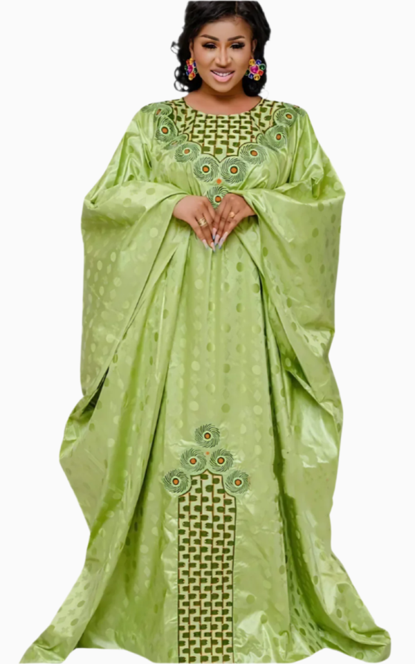 vetement-boubou-senegalais-femme-1 Vêtement Boubou Sénégalais Femme élégant et coloré